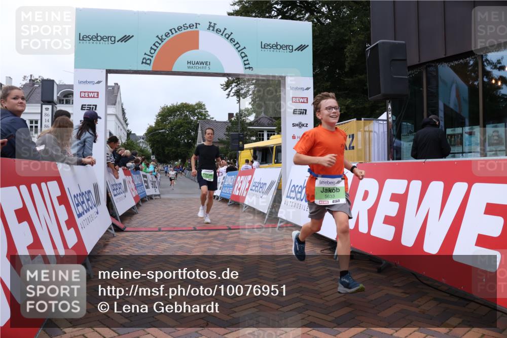 30.08.2026 - Blankeneser Heldenlauf Lena Gebhardt http://msf.ph/oto/10076951 30.08.2026 10:33:54 Ziel 5631, 5633, 5664, 5665 meine-sportfotos.de