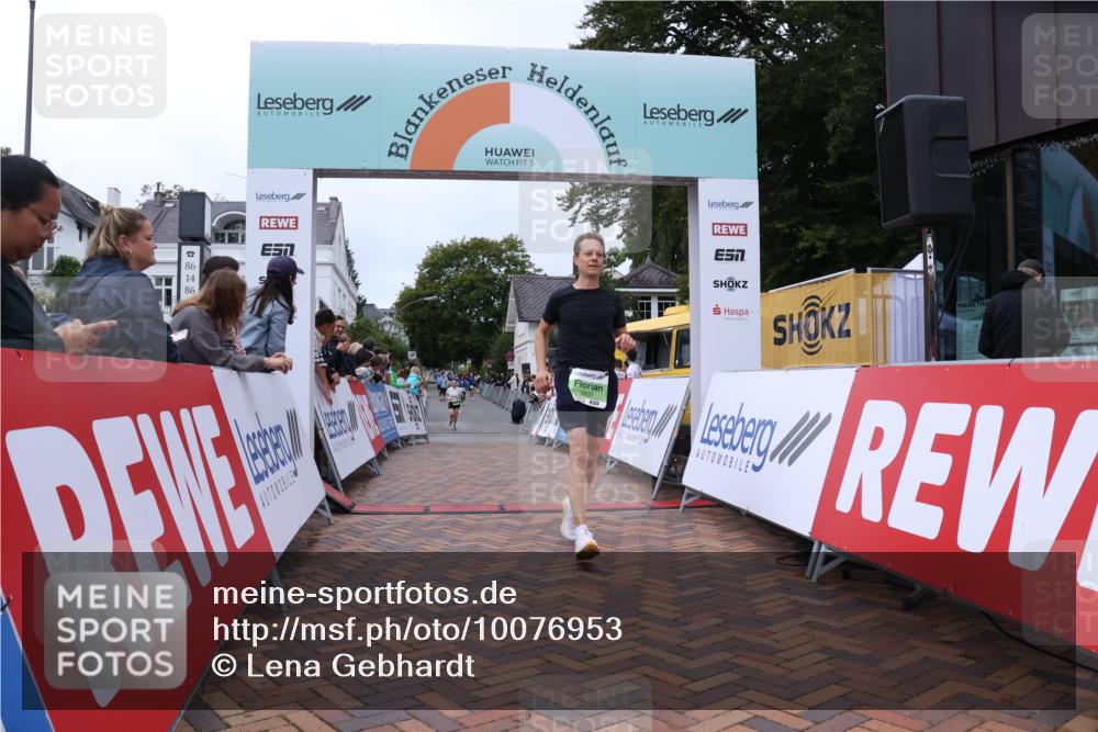 30.08.2026 - Blankeneser Heldenlauf Lena Gebhardt http://msf.ph/oto/10076953 30.08.2026 10:33:55 Ziel 5631, 5633, 5664, 5665 meine-sportfotos.de