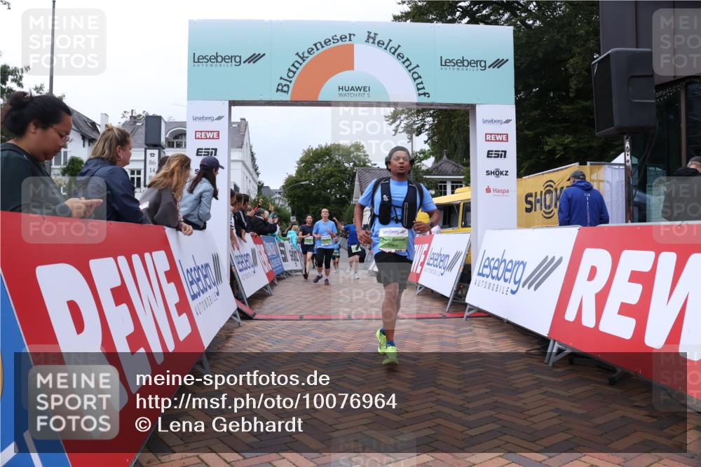 30.08.2026 - Blankeneser Heldenlauf Lena Gebhardt http://msf.ph/oto/10076964 30.08.2026 10:34:09 Ziel 5211, 5294, 5337, 5369, 5819 meine-sportfotos.de