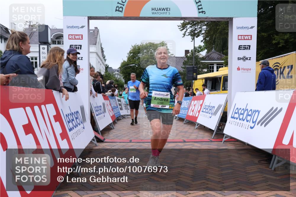 30.08.2026 - Blankeneser Heldenlauf Lena Gebhardt http://msf.ph/oto/10076973 30.08.2026 10:34:16 Ziel 5211, 5256, 5294, 5337, 5369, 5454, 5700 meine-sportfotos.de