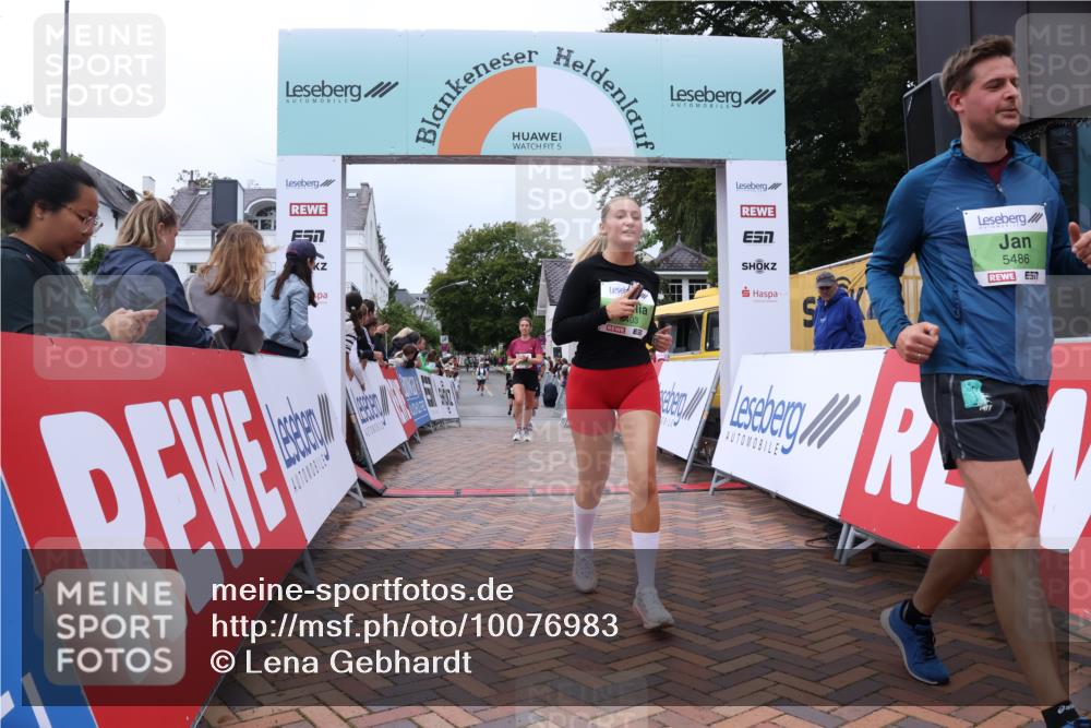 30.08.2026 - Blankeneser Heldenlauf Lena Gebhardt http://msf.ph/oto/10076983 30.08.2026 10:34:23 Ziel 5256, 5370, 5403, 5454, 5486, 5488, 5700 meine-sportfotos.de
