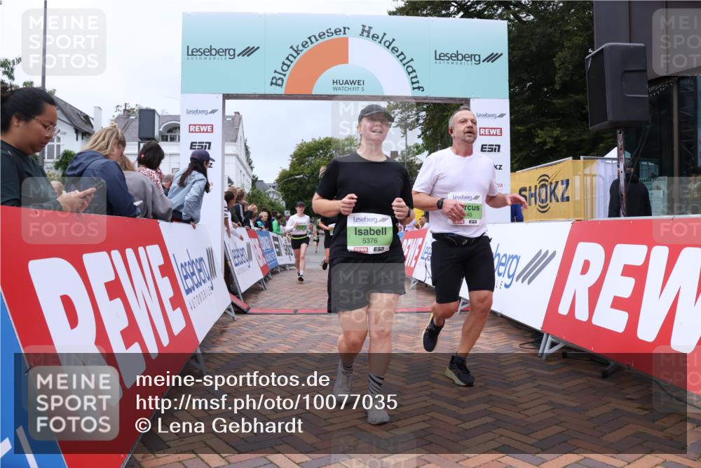 30.08.2026 - Blankeneser Heldenlauf Lena Gebhardt http://msf.ph/oto/10077035 30.08.2026 10:35:08 Ziel 5052, 5096, 5298, 5376, 5380, 5540, 5694, 5732, 5736, 5737 meine-sportfotos.de