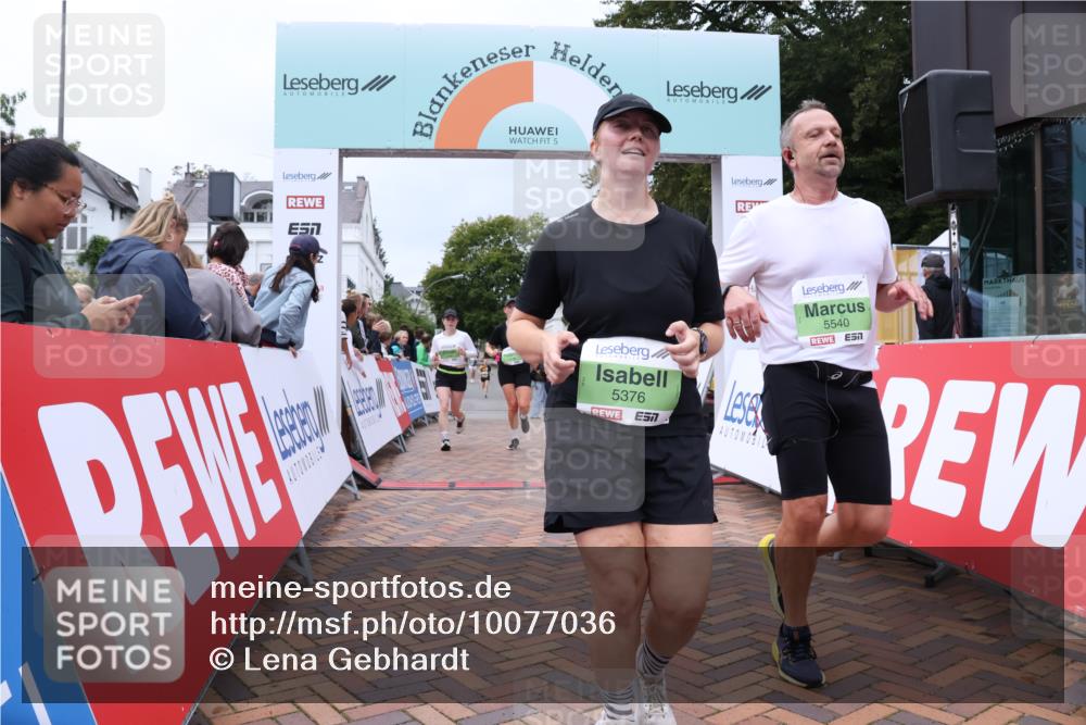 30.08.2026 - Blankeneser Heldenlauf Lena Gebhardt http://msf.ph/oto/10077036 30.08.2026 10:35:09 Ziel 5298, 5376, 5380, 5540, 5694, 5732, 5736, 5737 meine-sportfotos.de
