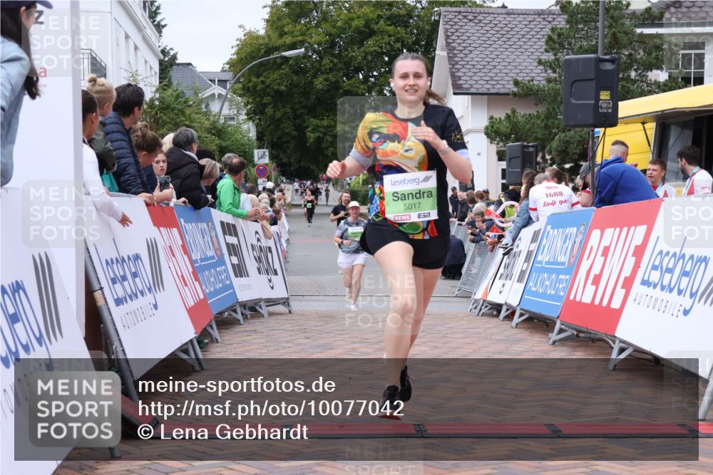 30.08.2026 - Blankeneser Heldenlauf Lena Gebhardt http://msf.ph/oto/10077042 30.08.2026 10:35:16 Ziel 5017, 5298, 5380 meine-sportfotos.de