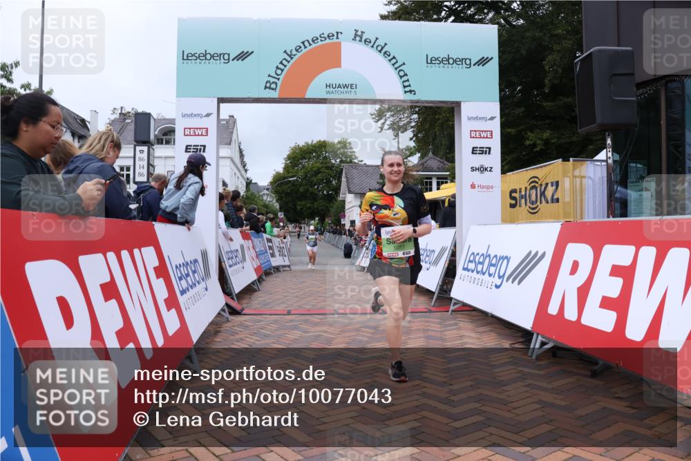 30.08.2026 - Blankeneser Heldenlauf Lena Gebhardt http://msf.ph/oto/10077043 30.08.2026 10:35:17 Ziel 5017, 5298, 5380 meine-sportfotos.de
