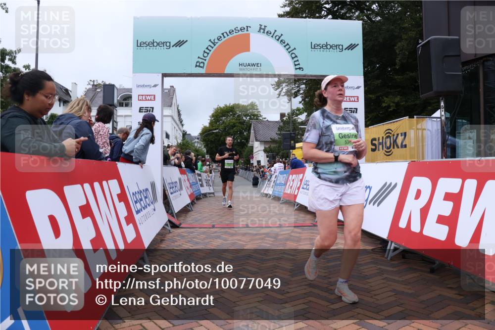 30.08.2026 - Blankeneser Heldenlauf Lena Gebhardt http://msf.ph/oto/10077049 30.08.2026 10:35:24 Ziel 5017, 5387, 5789 meine-sportfotos.de