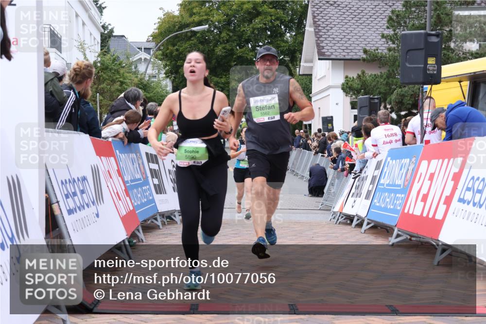 30.08.2026 - Blankeneser Heldenlauf Lena Gebhardt http://msf.ph/oto/10077056 30.08.2026 10:35:32 Ziel 5562, 5789, 5890 meine-sportfotos.de