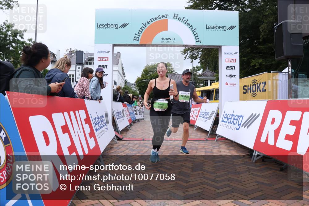 30.08.2026 - Blankeneser Heldenlauf Lena Gebhardt http://msf.ph/oto/10077058 30.08.2026 10:35:33 Ziel 5374, 5562, 5789, 5890 meine-sportfotos.de