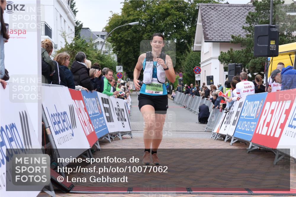 30.08.2026 - Blankeneser Heldenlauf Lena Gebhardt http://msf.ph/oto/10077062 30.08.2026 10:35:36 Ziel 5374, 5562, 5890 meine-sportfotos.de