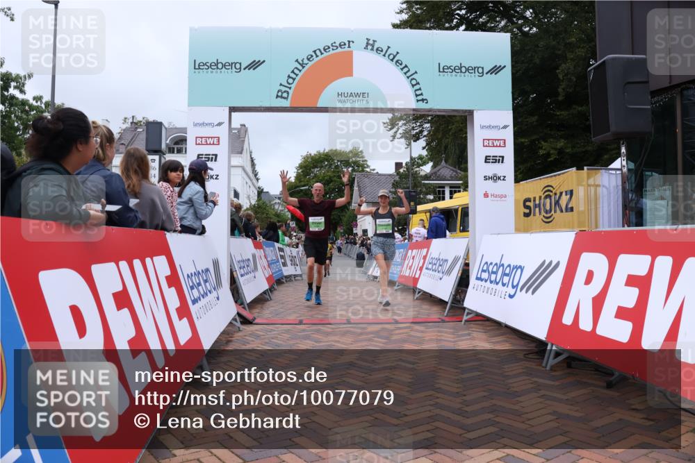 30.08.2026 - Blankeneser Heldenlauf Lena Gebhardt http://msf.ph/oto/10077079 30.08.2026 10:36:01 Ziel 5165, 5189, 5818 meine-sportfotos.de