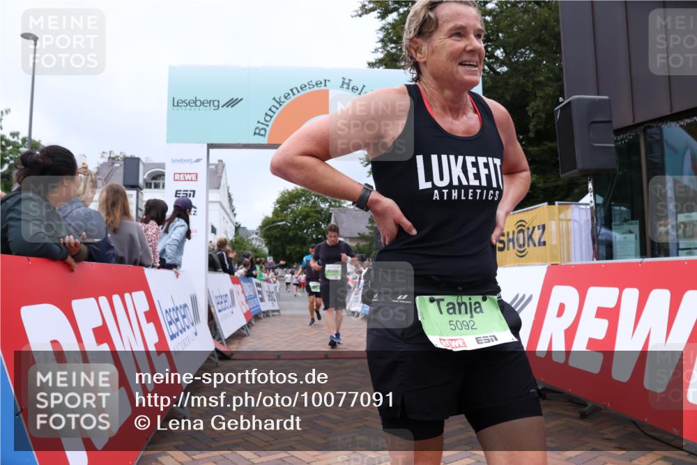 30.08.2026 - Blankeneser Heldenlauf Lena Gebhardt http://msf.ph/oto/10077091 30.08.2026 10:36:11 Ziel 5092, 5425, 5435, 5699 meine-sportfotos.de