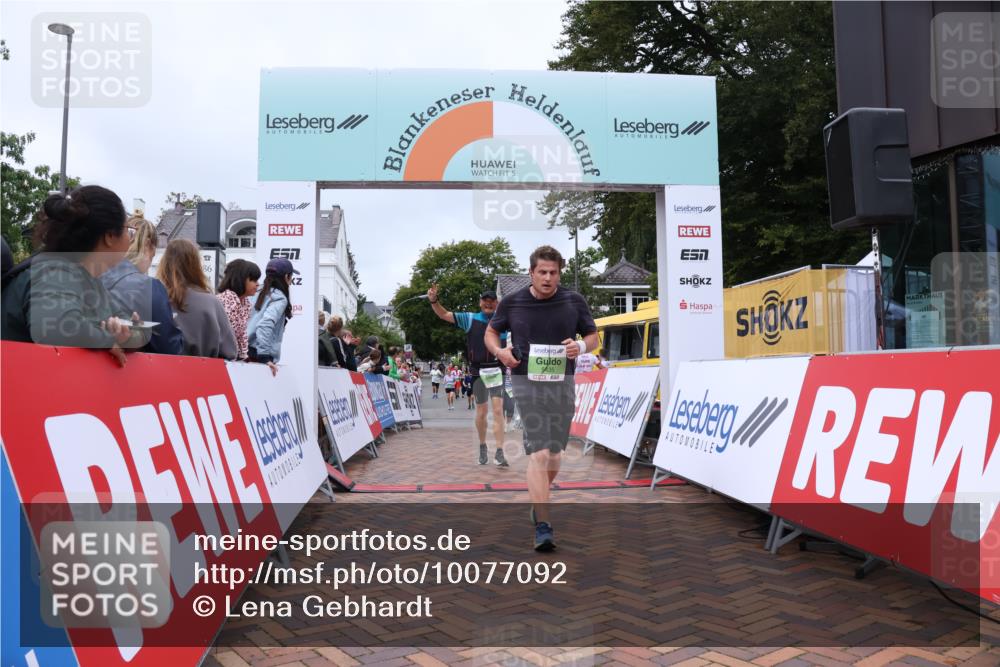 30.08.2026 - Blankeneser Heldenlauf Lena Gebhardt http://msf.ph/oto/10077092 30.08.2026 10:36:12 Ziel 5092, 5117, 5425, 5435, 5699 meine-sportfotos.de