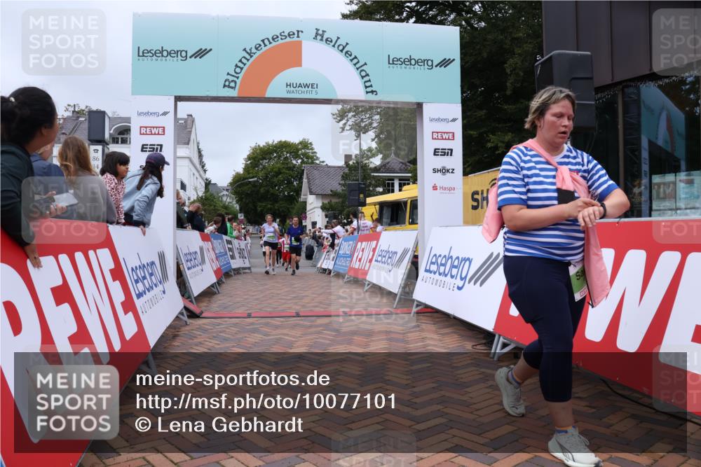 30.08.2026 - Blankeneser Heldenlauf Lena Gebhardt http://msf.ph/oto/10077101 30.08.2026 10:36:18 Ziel 5117, 5317, 5394, 5435, 5699 meine-sportfotos.de