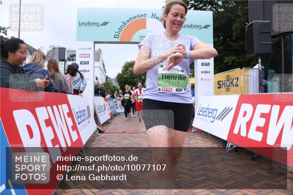 30.08.2026 - Blankeneser Heldenlauf Lena Gebhardt http://msf.ph/oto/10077107 30.08.2026 10:36:23 Ziel 5117, 5317, 5394, 5479, 5580, 5582, 5654, 5815 meine-sportfotos.de