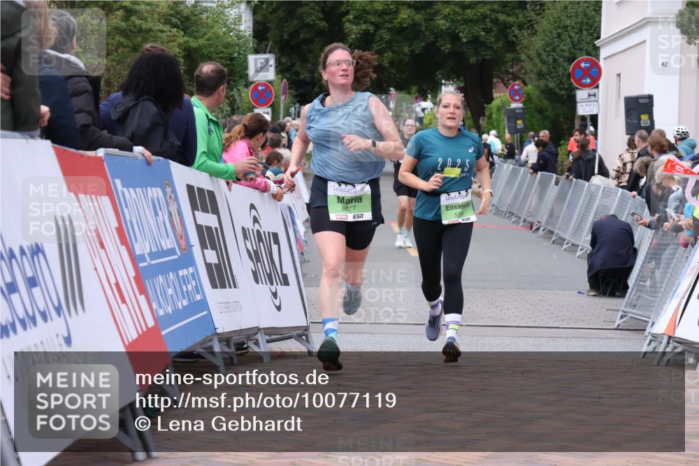 30.08.2026 - Blankeneser Heldenlauf Lena Gebhardt http://msf.ph/oto/10077119 30.08.2026 10:36:36 Ziel 5077, 5183, 5264 meine-sportfotos.de