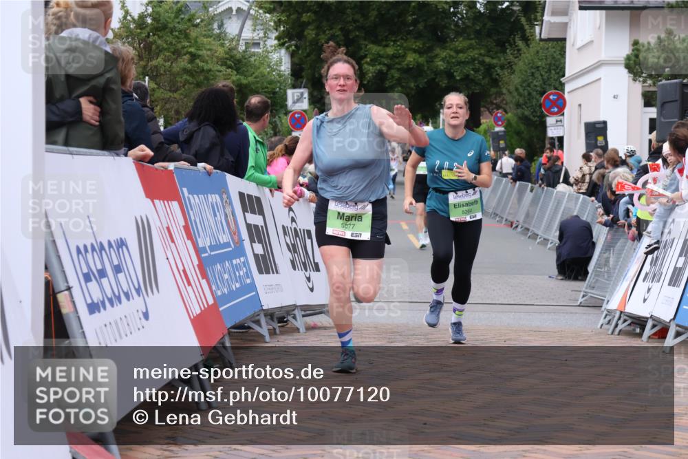 30.08.2026 - Blankeneser Heldenlauf Lena Gebhardt http://msf.ph/oto/10077120 30.08.2026 10:36:37 Ziel 5077, 5183, 5264 meine-sportfotos.de