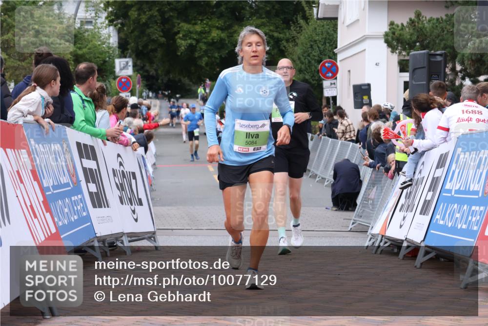 30.08.2026 - Blankeneser Heldenlauf Lena Gebhardt http://msf.ph/oto/10077129 30.08.2026 10:36:45 Ziel 5077, 5084, 5264 meine-sportfotos.de