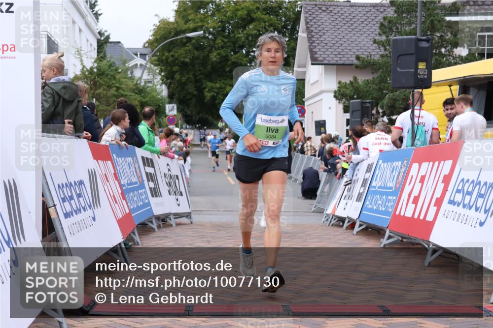 30.08.2026 - Blankeneser Heldenlauf Lena Gebhardt http://msf.ph/oto/10077130 30.08.2026 10:36:47 Ziel 5077, 5084, 5264, 5371 meine-sportfotos.de