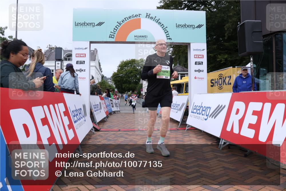 30.08.2026 - Blankeneser Heldenlauf Lena Gebhardt http://msf.ph/oto/10077135 30.08.2026 10:36:51 Ziel 5084, 5359, 5371 meine-sportfotos.de