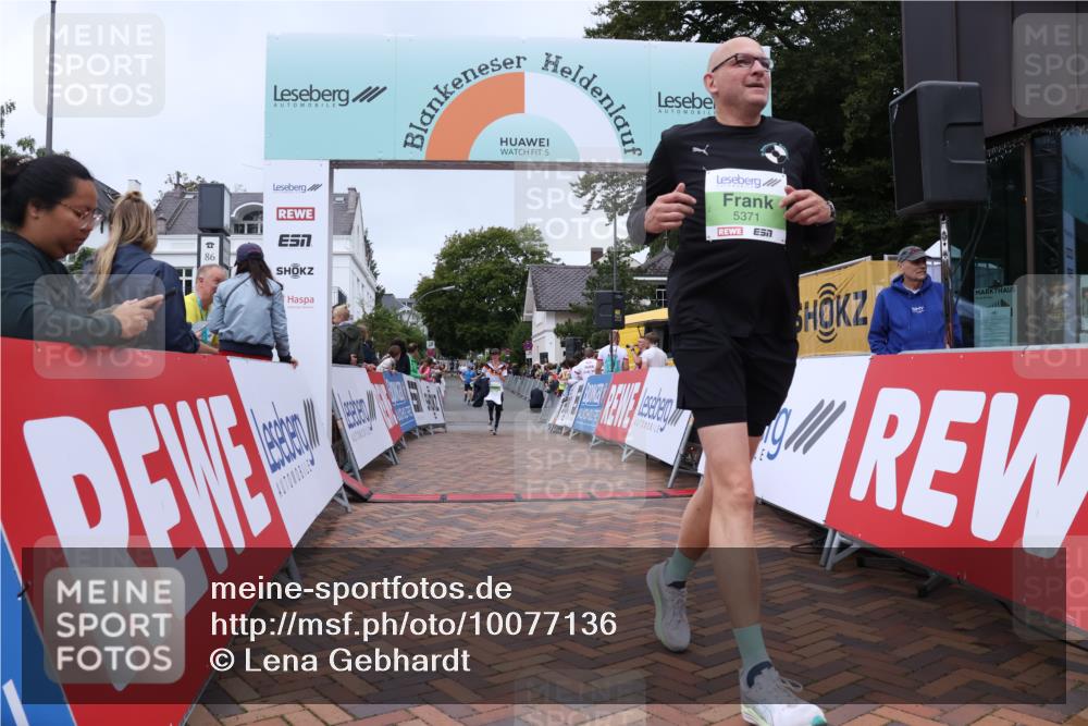 30.08.2026 - Blankeneser Heldenlauf Lena Gebhardt http://msf.ph/oto/10077136 30.08.2026 10:36:51 Ziel 5084, 5359, 5371 meine-sportfotos.de
