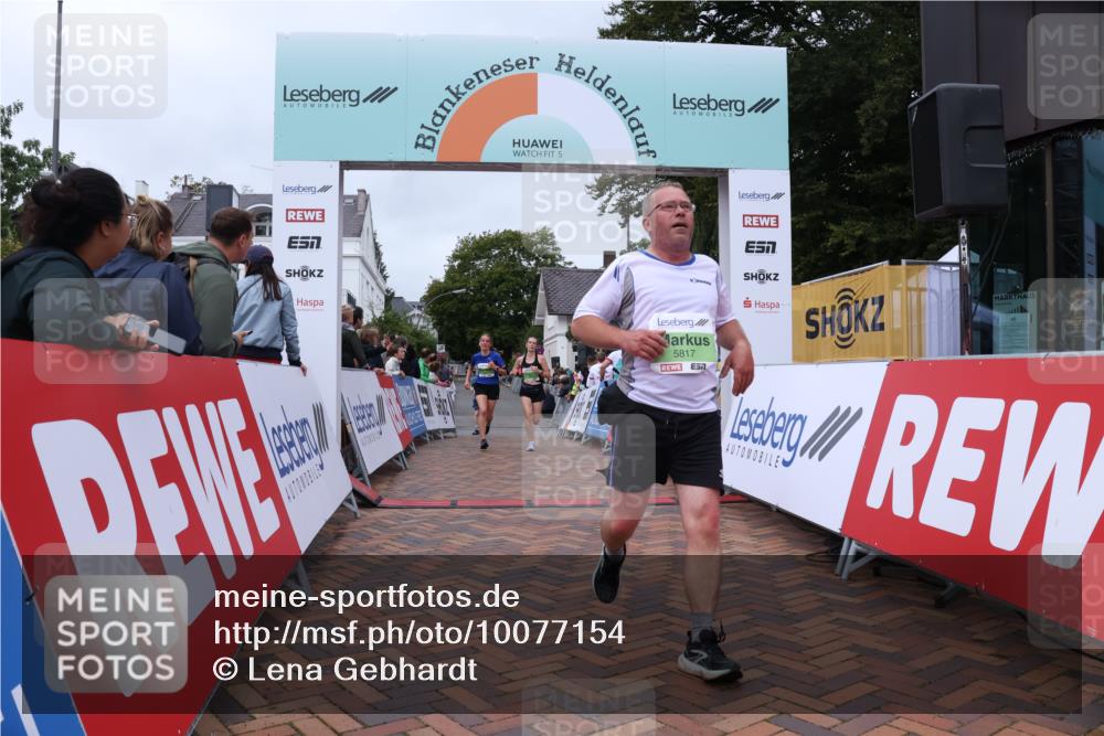 30.08.2026 - Blankeneser Heldenlauf Lena Gebhardt http://msf.ph/oto/10077154 30.08.2026 10:37:15 Ziel 5207, 5306, 5817, 5878 meine-sportfotos.de