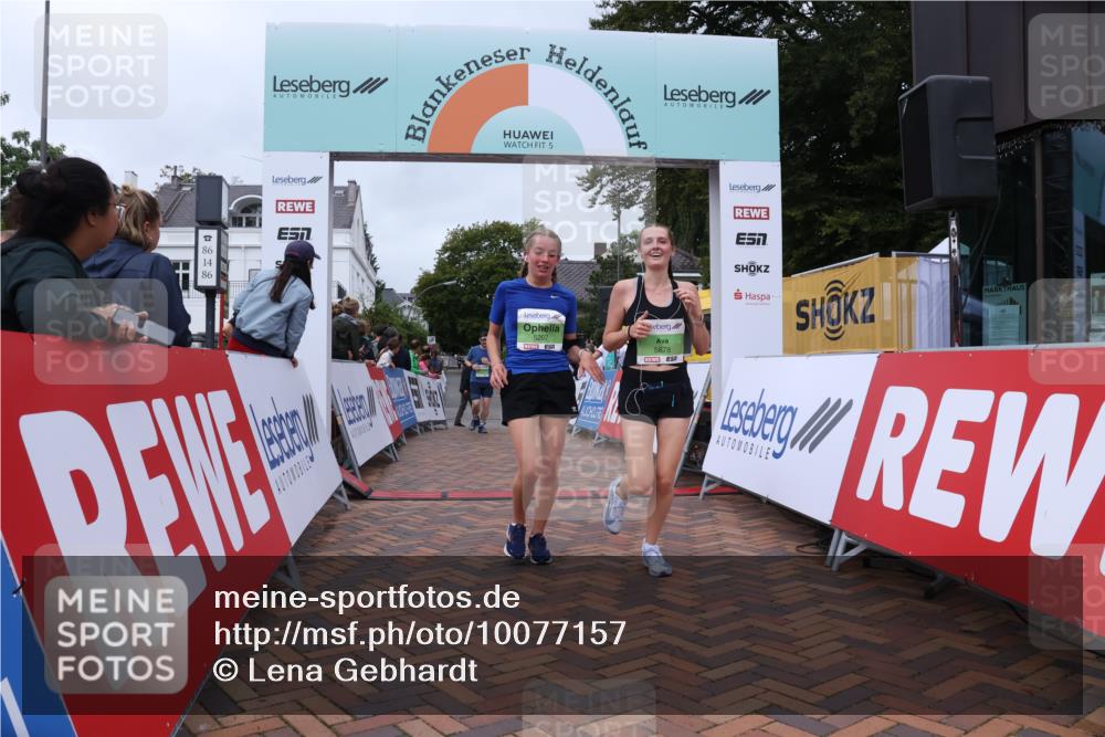 30.08.2026 - Blankeneser Heldenlauf Lena Gebhardt http://msf.ph/oto/10077157 30.08.2026 10:37:18 Ziel 5207, 5790, 5817, 5878 meine-sportfotos.de