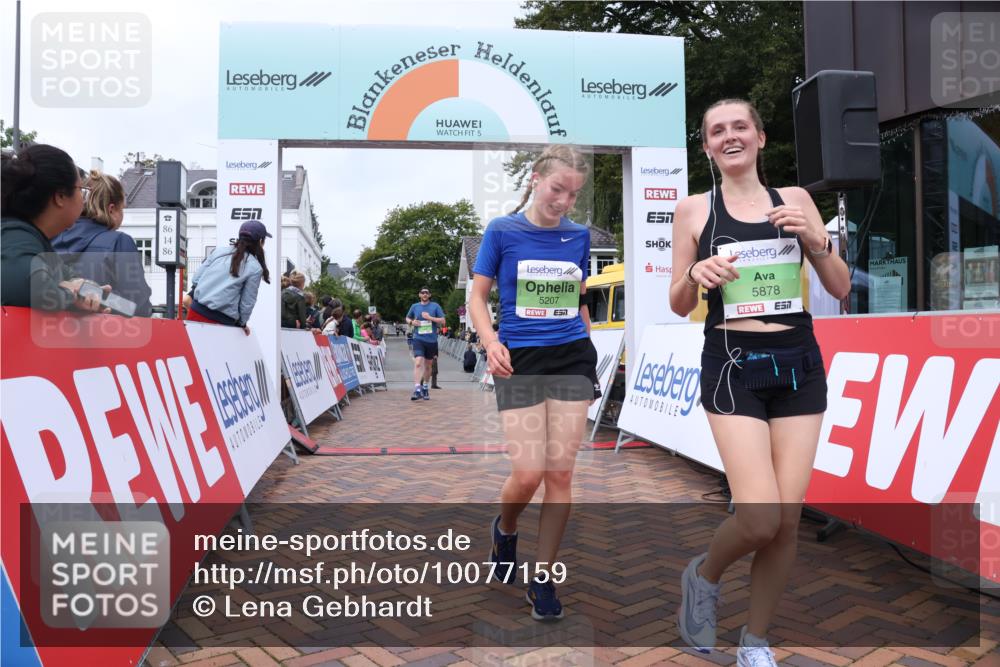 30.08.2026 - Blankeneser Heldenlauf Lena Gebhardt http://msf.ph/oto/10077159 30.08.2026 10:37:18 Ziel 5207, 5790, 5817, 5878 meine-sportfotos.de