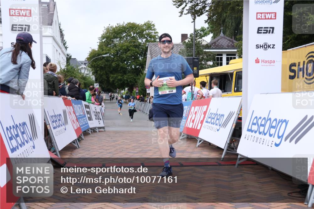 30.08.2026 - Blankeneser Heldenlauf Lena Gebhardt http://msf.ph/oto/10077161 30.08.2026 10:37:21 Ziel 5207, 5790, 5817, 5878 meine-sportfotos.de