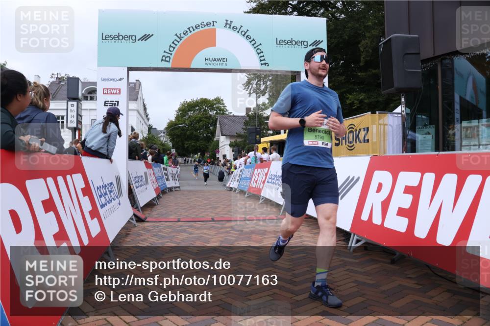 30.08.2026 - Blankeneser Heldenlauf Lena Gebhardt http://msf.ph/oto/10077163 30.08.2026 10:37:22 Ziel 5207, 5790, 5817, 5878 meine-sportfotos.de