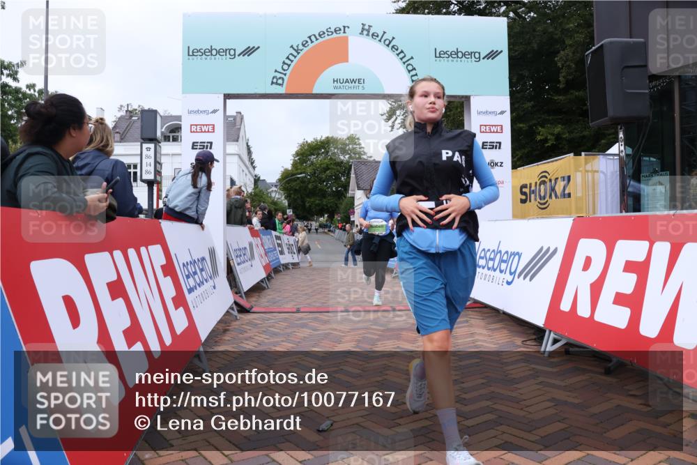 30.08.2026 - Blankeneser Heldenlauf Lena Gebhardt http://msf.ph/oto/10077167 30.08.2026 10:37:29 Ziel 5241, 5771, 5790 meine-sportfotos.de