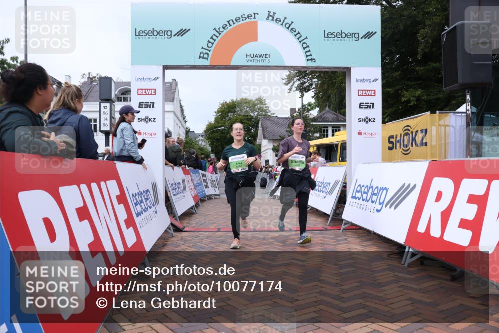 30.08.2026 - Blankeneser Heldenlauf Lena Gebhardt http://msf.ph/oto/10077174 30.08.2026 10:37:53 Ziel 5201, 5752, 5861 meine-sportfotos.de