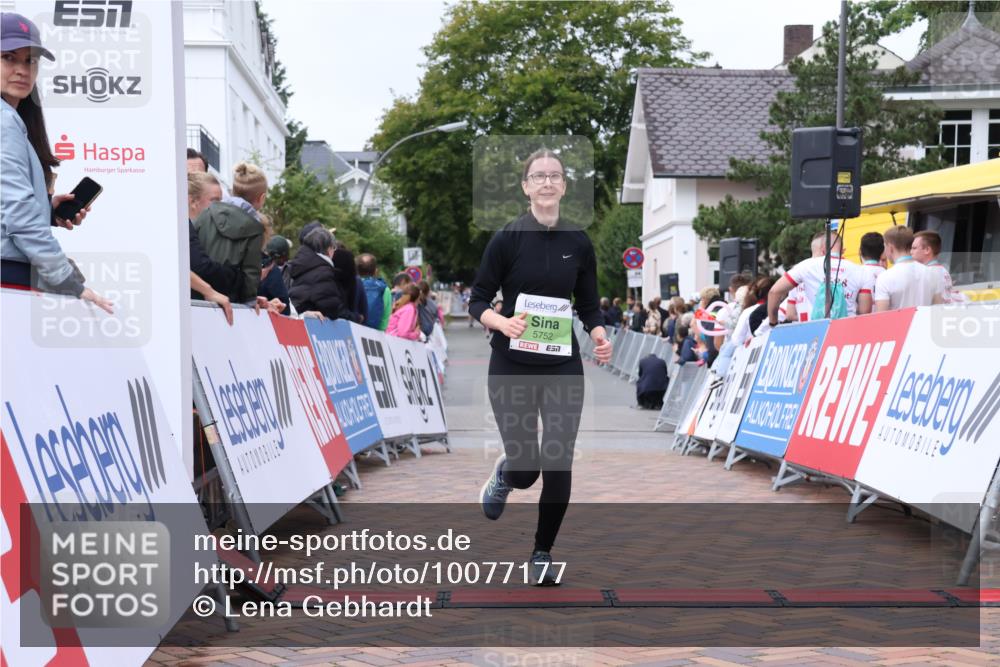 30.08.2026 - Blankeneser Heldenlauf Lena Gebhardt http://msf.ph/oto/10077177 30.08.2026 10:37:55 Ziel 5201, 5752, 5861 meine-sportfotos.de