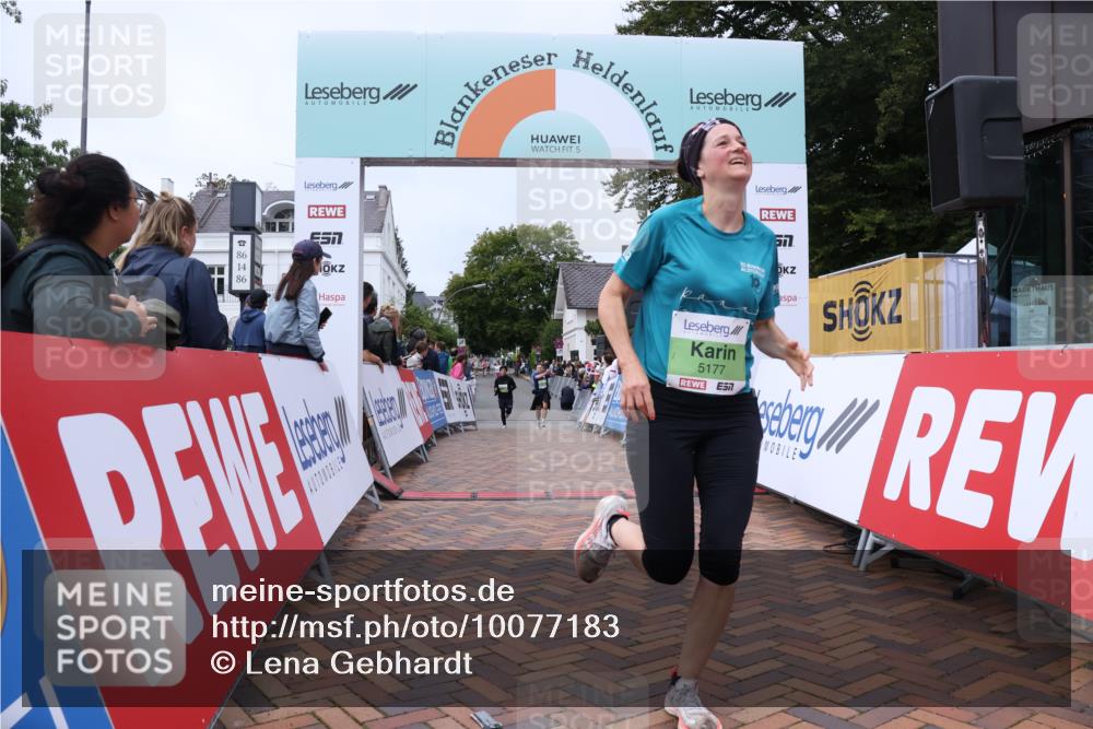 30.08.2026 - Blankeneser Heldenlauf Lena Gebhardt http://msf.ph/oto/10077183 30.08.2026 10:38:01 Ziel 5177, 5201, 5752, 5861 meine-sportfotos.de