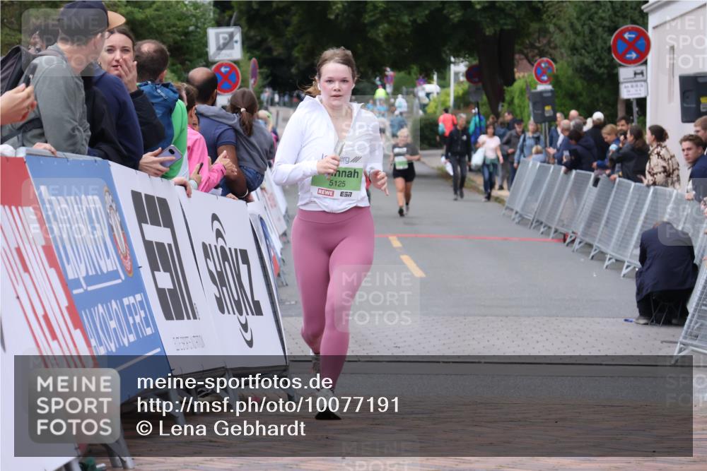 30.08.2026 - Blankeneser Heldenlauf Lena Gebhardt http://msf.ph/oto/10077191 30.08.2026 10:38:13 Ziel 5125, 5433, 5639 meine-sportfotos.de
