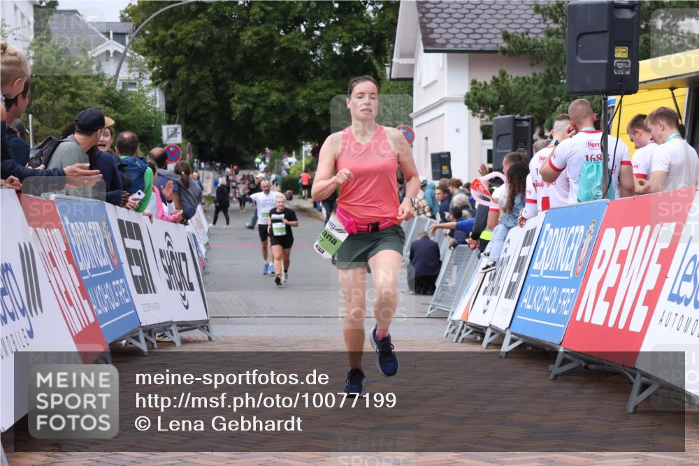 30.08.2026 - Blankeneser Heldenlauf Lena Gebhardt http://msf.ph/oto/10077199 30.08.2026 10:38:22 Ziel 5125, 5127 meine-sportfotos.de