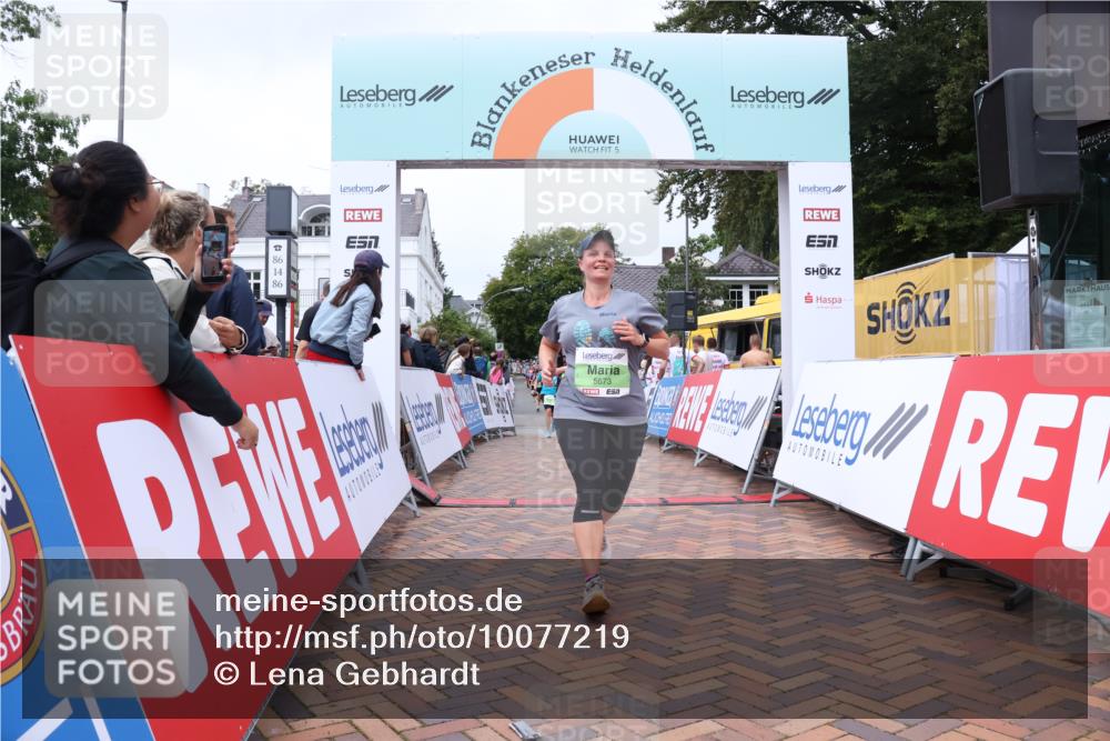 30.08.2026 - Blankeneser Heldenlauf Lena Gebhardt http://msf.ph/oto/10077219 30.08.2026 10:38:54 Ziel 5459, 5513, 5673, 5857 meine-sportfotos.de