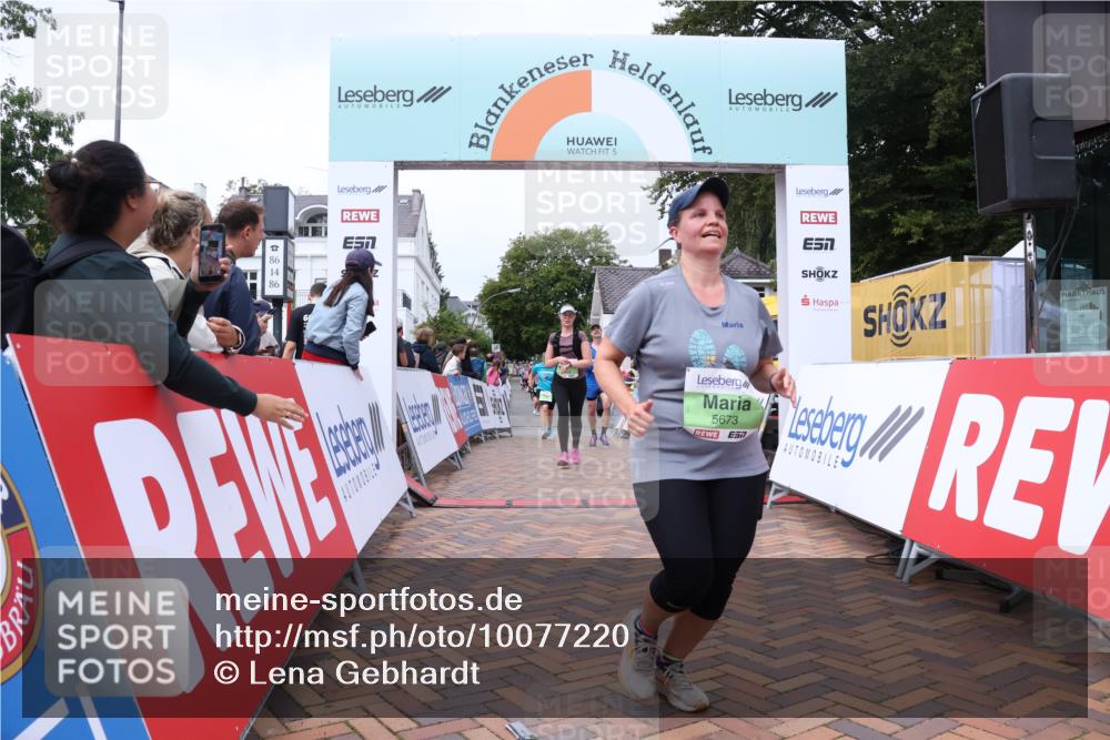 30.08.2026 - Blankeneser Heldenlauf Lena Gebhardt http://msf.ph/oto/10077220 30.08.2026 10:38:55 Ziel 5459, 5513, 5673, 5857 meine-sportfotos.de