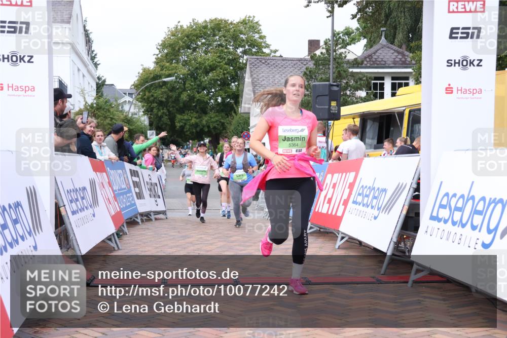 30.08.2026 - Blankeneser Heldenlauf Lena Gebhardt http://msf.ph/oto/10077242 30.08.2026 10:39:13 Ziel 5194, 5347, 5364, 5436, 5502, 5608, 5755, 5756, 5757, 5759 meine-sportfotos.de