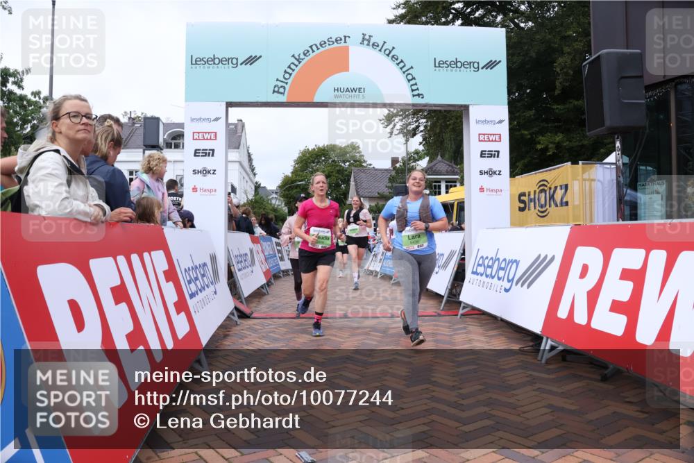 30.08.2026 - Blankeneser Heldenlauf Lena Gebhardt http://msf.ph/oto/10077244 30.08.2026 10:39:16 Ziel 5194, 5278, 5364, 5436, 5446, 5502, 5608, 5756, 5757 meine-sportfotos.de