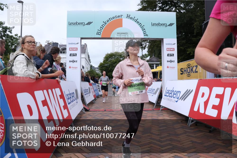 30.08.2026 - Blankeneser Heldenlauf Lena Gebhardt http://msf.ph/oto/10077247 30.08.2026 10:39:18 Ziel 5194, 5278, 5364, 5436, 5446, 5502, 5547, 5608 meine-sportfotos.de