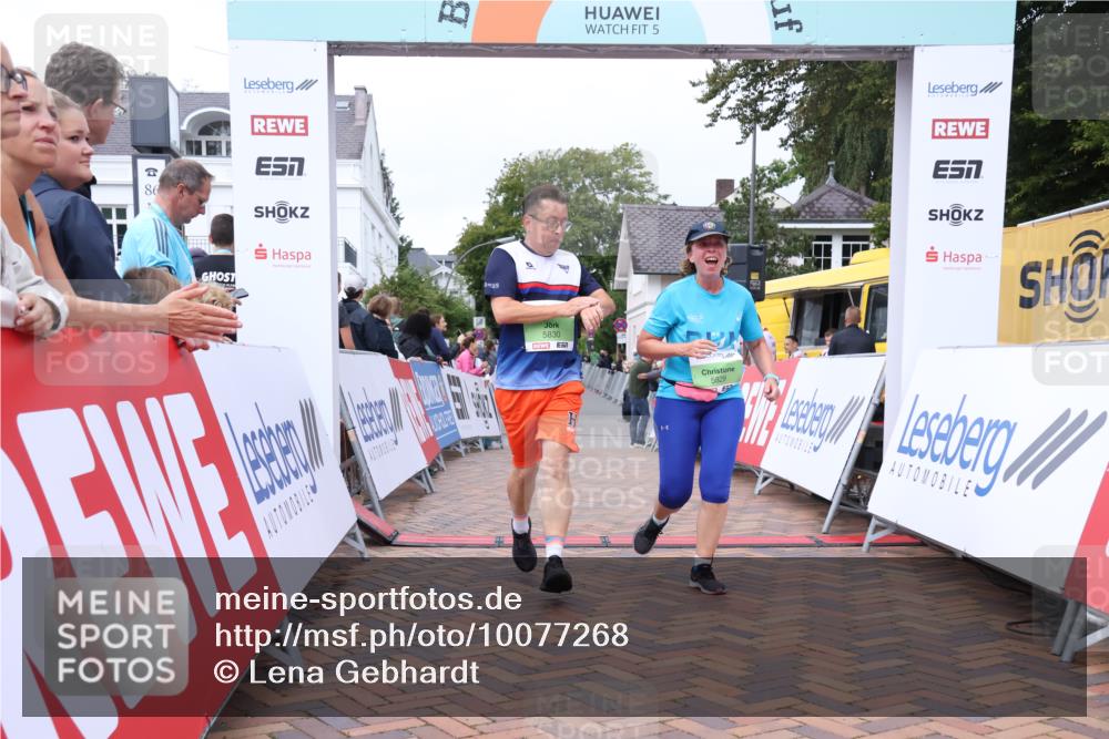 30.08.2026 - Blankeneser Heldenlauf Lena Gebhardt http://msf.ph/oto/10077268 30.08.2026 10:39:40 Ziel 5782, 5829, 5830 meine-sportfotos.de