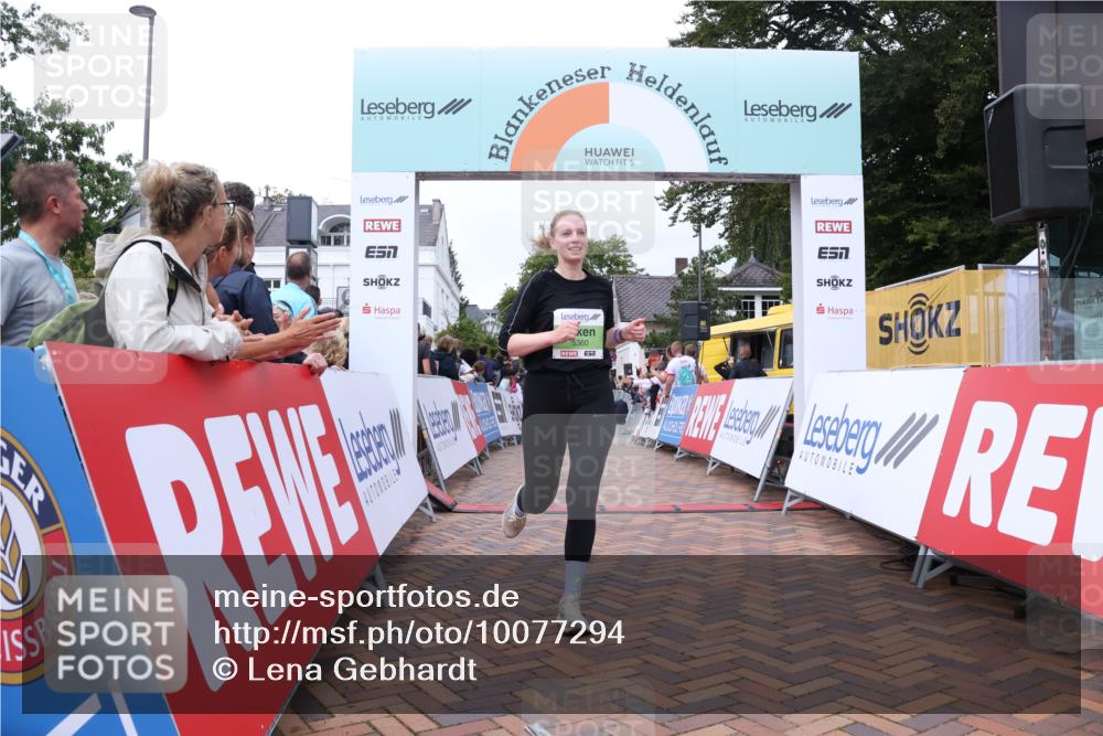 30.08.2026 - Blankeneser Heldenlauf Lena Gebhardt http://msf.ph/oto/10077294 30.08.2026 10:39:58 Ziel 5053, 5360, 5667, 5668, 5687 meine-sportfotos.de