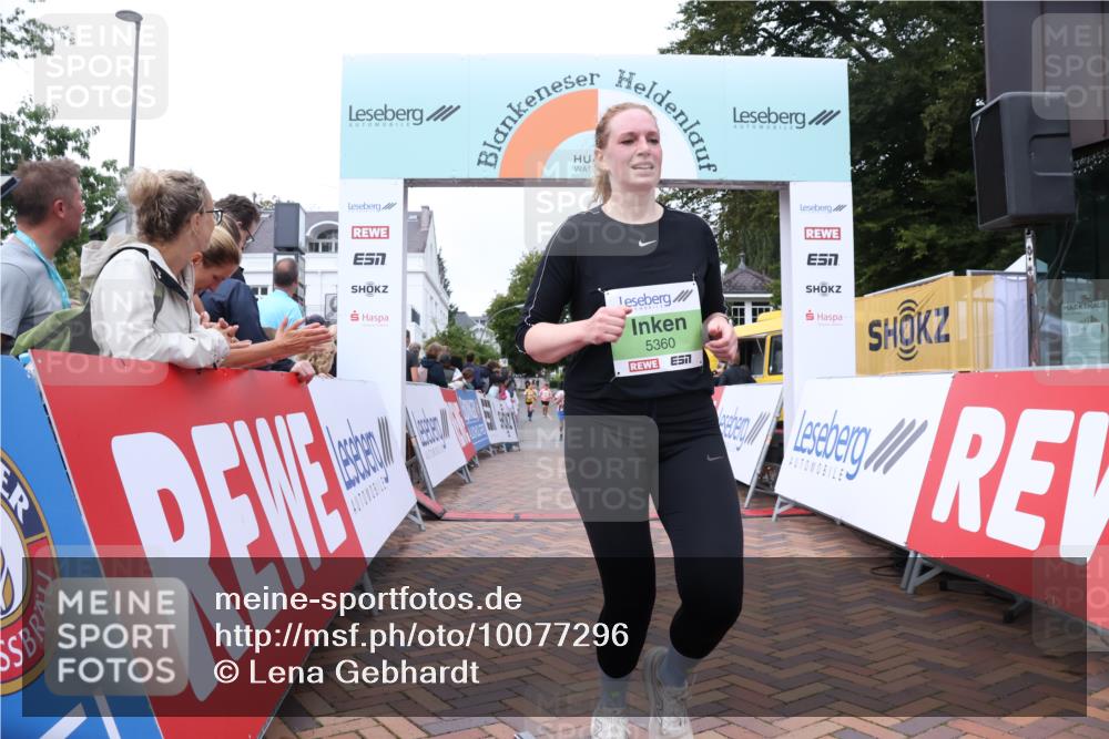 30.08.2026 - Blankeneser Heldenlauf Lena Gebhardt http://msf.ph/oto/10077296 30.08.2026 10:39:58 Ziel 5053, 5360, 5667, 5668, 5687 meine-sportfotos.de