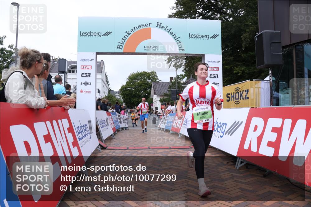 30.08.2026 - Blankeneser Heldenlauf Lena Gebhardt http://msf.ph/oto/10077299 30.08.2026 10:40:03 Ziel 5360, 5668, 5669 meine-sportfotos.de
