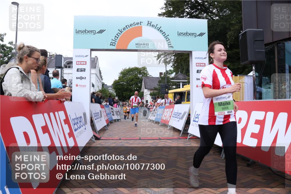 30.08.2026 - Blankeneser Heldenlauf Lena Gebhardt http://msf.ph/oto/10077300 30.08.2026 10:40:03 Ziel 5360, 5668, 5669 meine-sportfotos.de