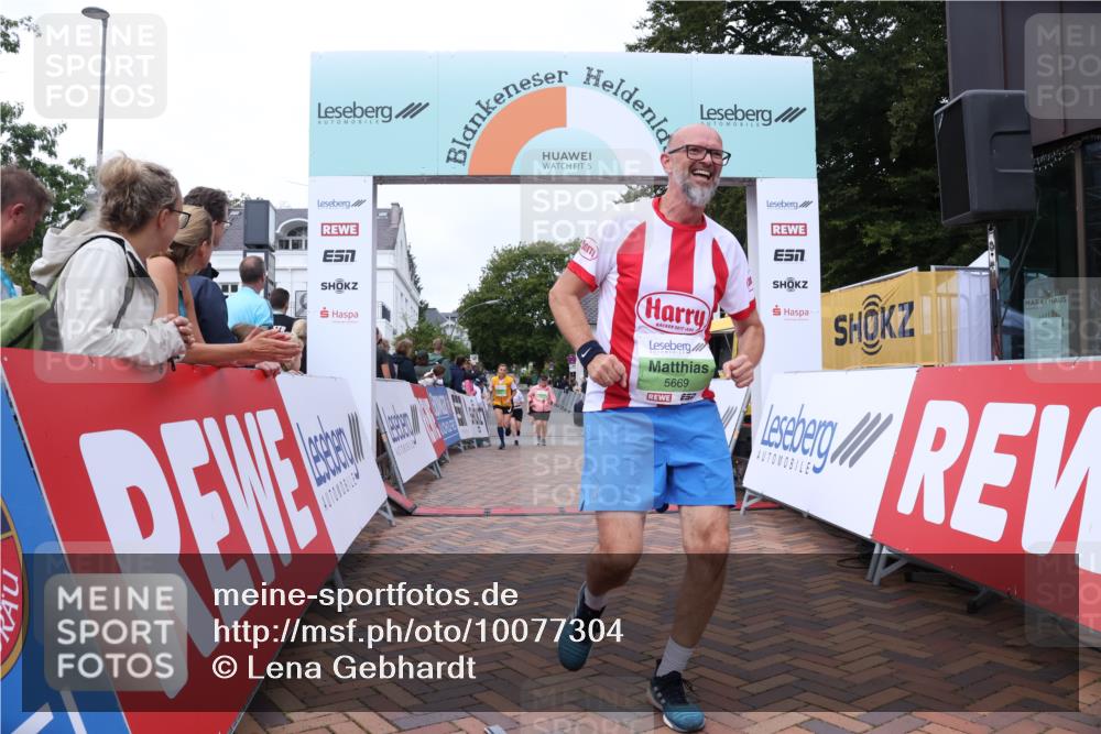 30.08.2026 - Blankeneser Heldenlauf Lena Gebhardt http://msf.ph/oto/10077304 30.08.2026 10:40:06 Ziel 5345, 5668, 5669 meine-sportfotos.de