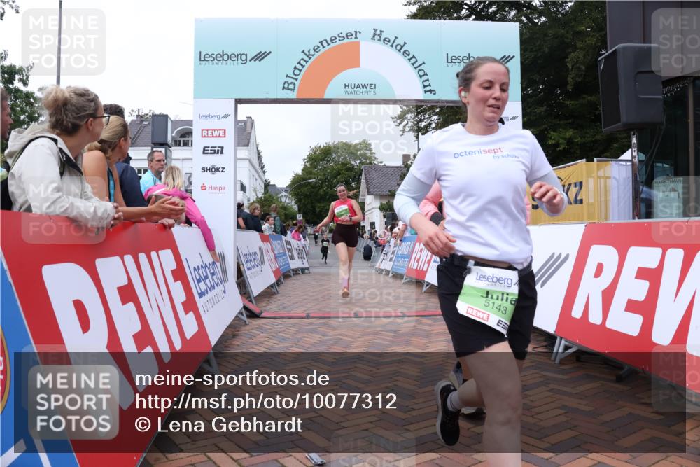 30.08.2026 - Blankeneser Heldenlauf Lena Gebhardt http://msf.ph/oto/10077312 30.08.2026 10:40:12 Ziel 5143, 5345, 5440, 5447, 5669 meine-sportfotos.de