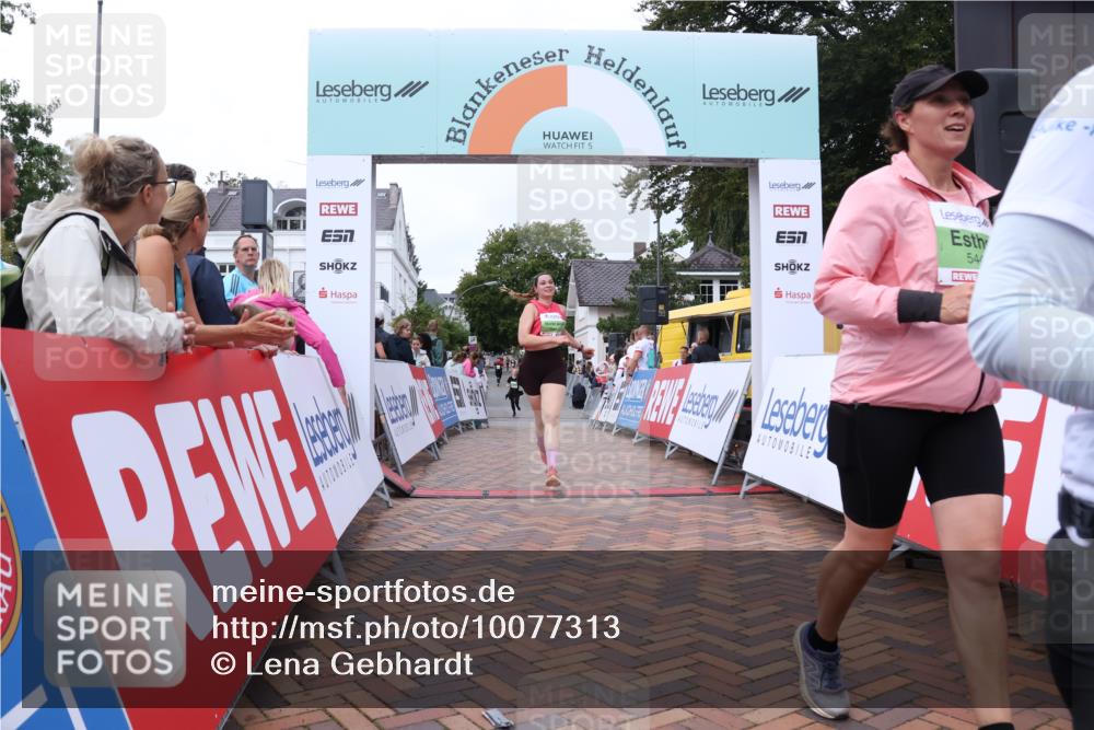 30.08.2026 - Blankeneser Heldenlauf Lena Gebhardt http://msf.ph/oto/10077313 30.08.2026 10:40:13 Ziel 5143, 5345, 5440, 5447, 5669 meine-sportfotos.de