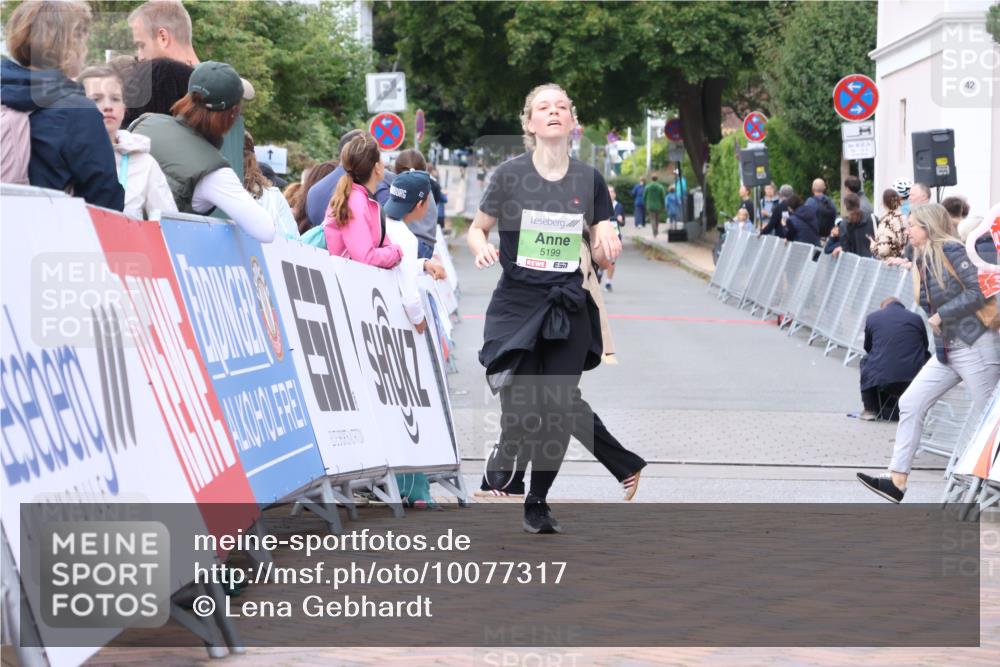 30.08.2026 - Blankeneser Heldenlauf Lena Gebhardt http://msf.ph/oto/10077317 30.08.2026 10:40:18 Ziel 5143, 5199, 5345, 5440, 5447 meine-sportfotos.de