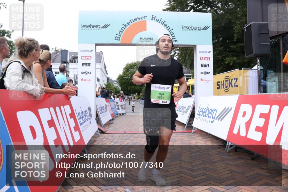 30.08.2026 - Blankeneser Heldenlauf Lena Gebhardt http://msf.ph/oto/10077340 30.08.2026 10:40:50 Ziel 5576, 5577, 5578, 5834 meine-sportfotos.de